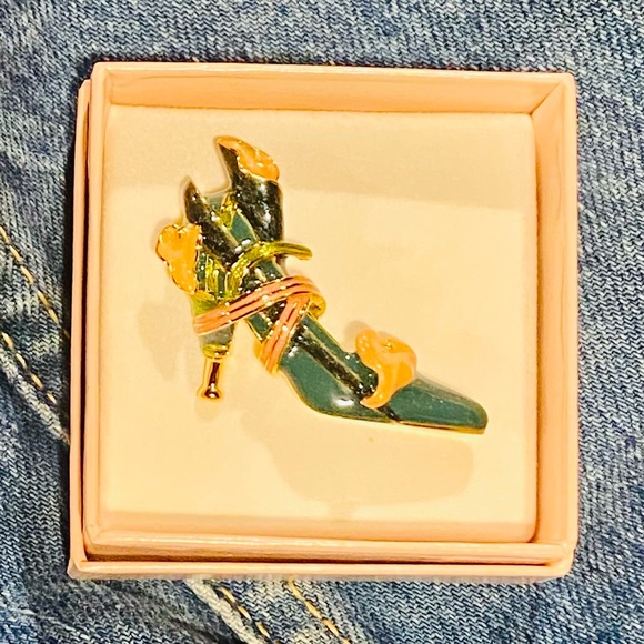 Kenneth Jay Lane Heel Breast Cancer Awareness Pin